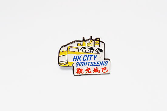 「觀光城巴」紀念襟章